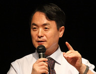 呉深涛氏